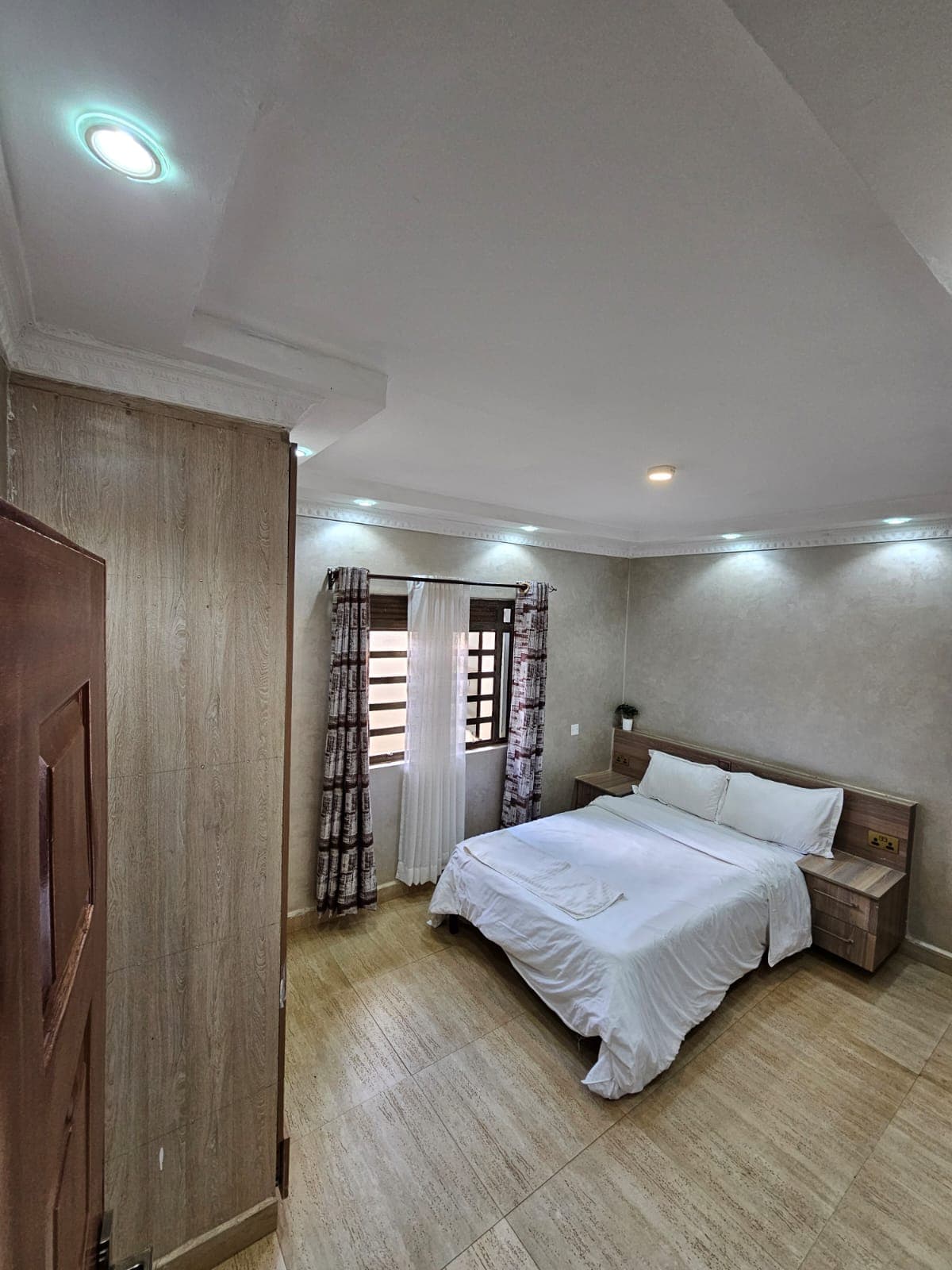Olive Cabin 7