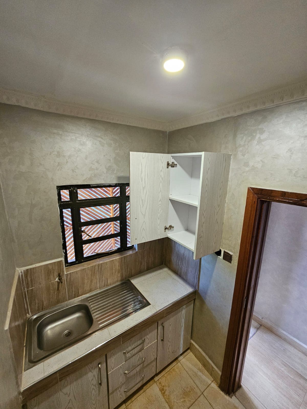 Acacia Cabin 6